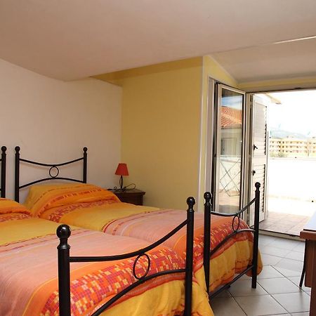Bed And Breakfast Gigi Furci Siculo Exterior foto