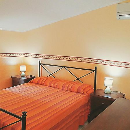 Bed And Breakfast Gigi Furci Siculo Exterior foto