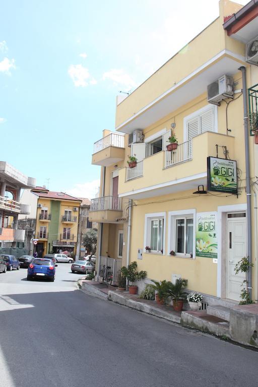 Bed And Breakfast Gigi Furci Siculo Quarto foto