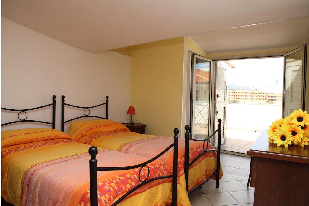 Bed And Breakfast Gigi Furci Siculo Exterior foto